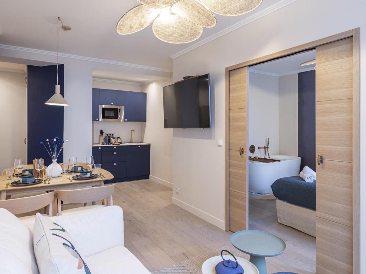 The Blue Suite On Champs Elysees Avenue Paris Luaran gambar